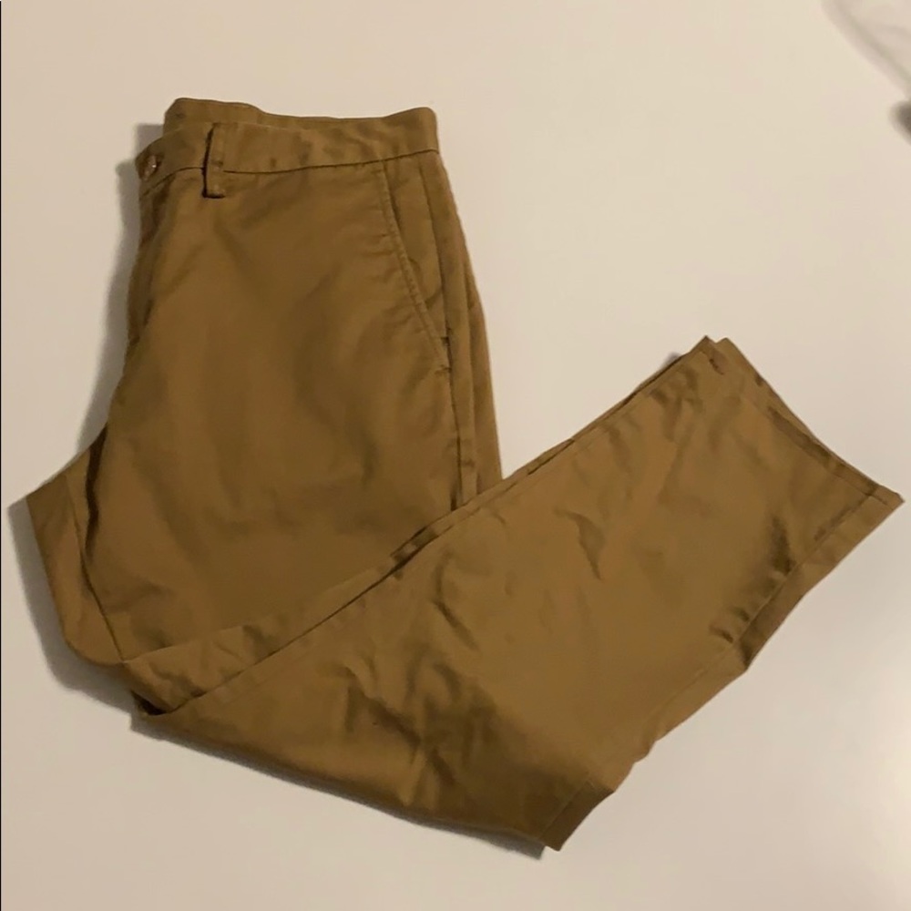 tan boys/men’s old navy khakis US 33x30